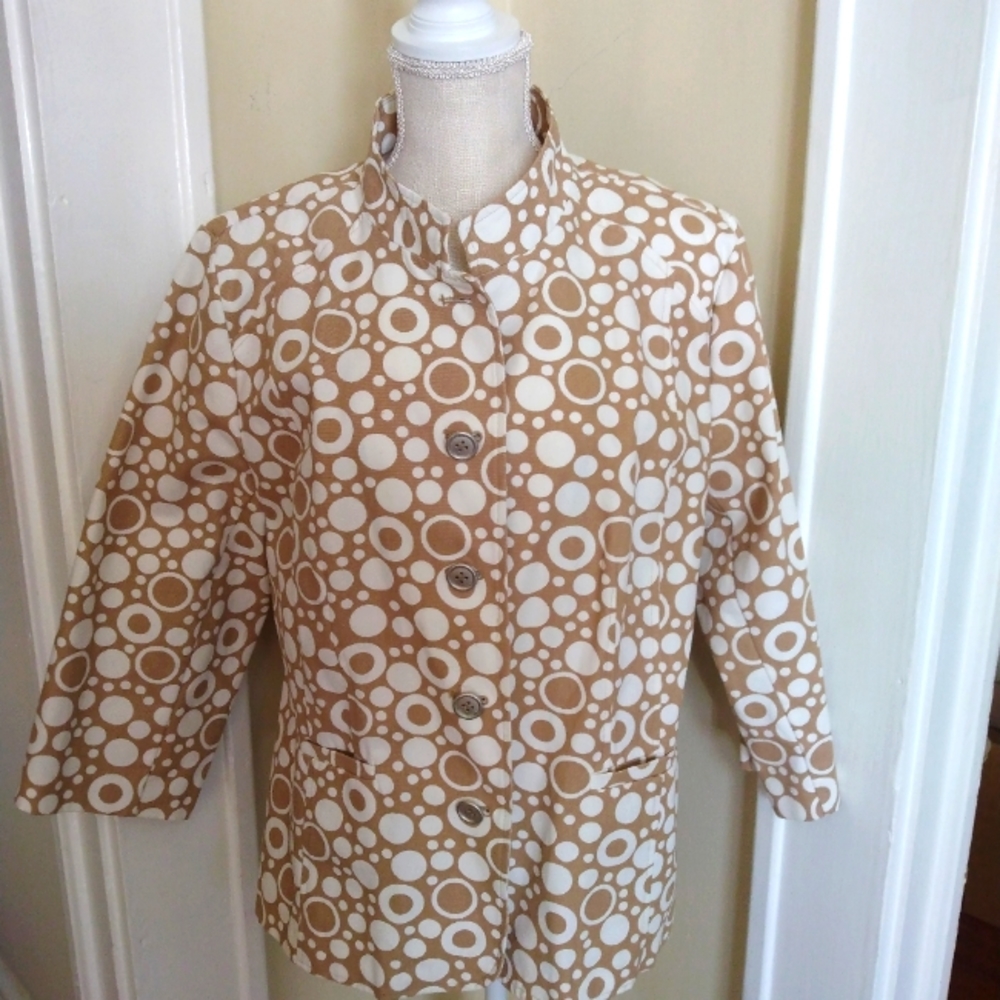 Woman's Susan Graver lightweight jacket in an xl